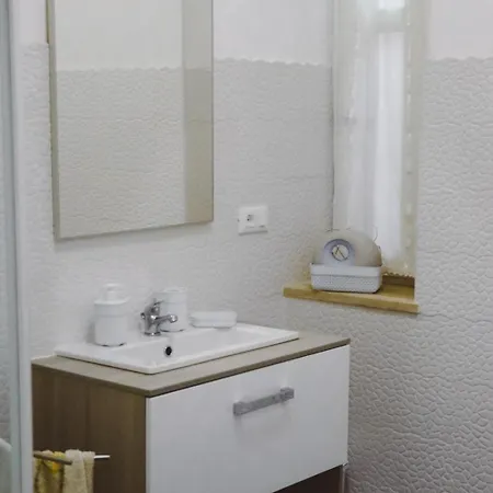 La Casa Di Piccoli Di Gabriele Martelli E Catia Pacetti - Farfalla Ancona