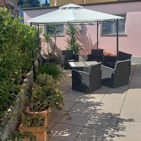 La Casa Di Piccolì Di Gabriele Martelli E Catia Pacetti - Farfalla Affittacamere