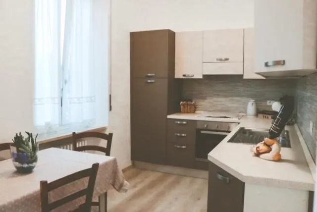 La Casa Di Piccoli Di Gabriele Martelli E Catia Pacetti - Farfalla Guest house